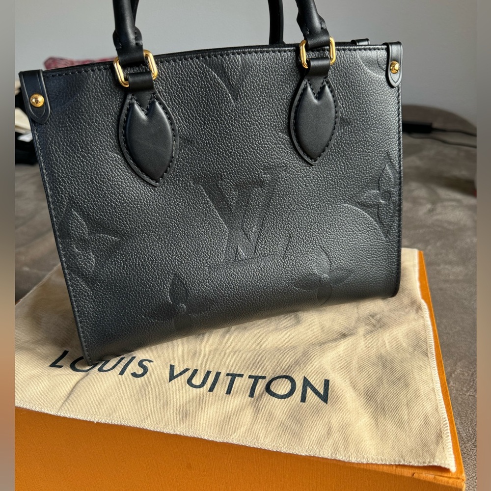 EUC Louis Vuitton Onthego PM Tote mini